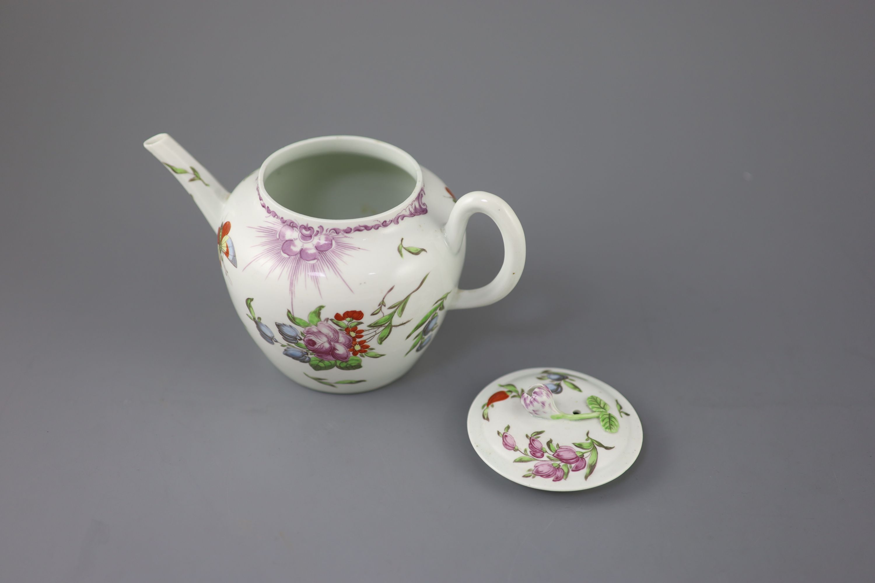 A good Worcester teapot and cover, c.1760, 18.5cm long, ex David Butti collection no.184